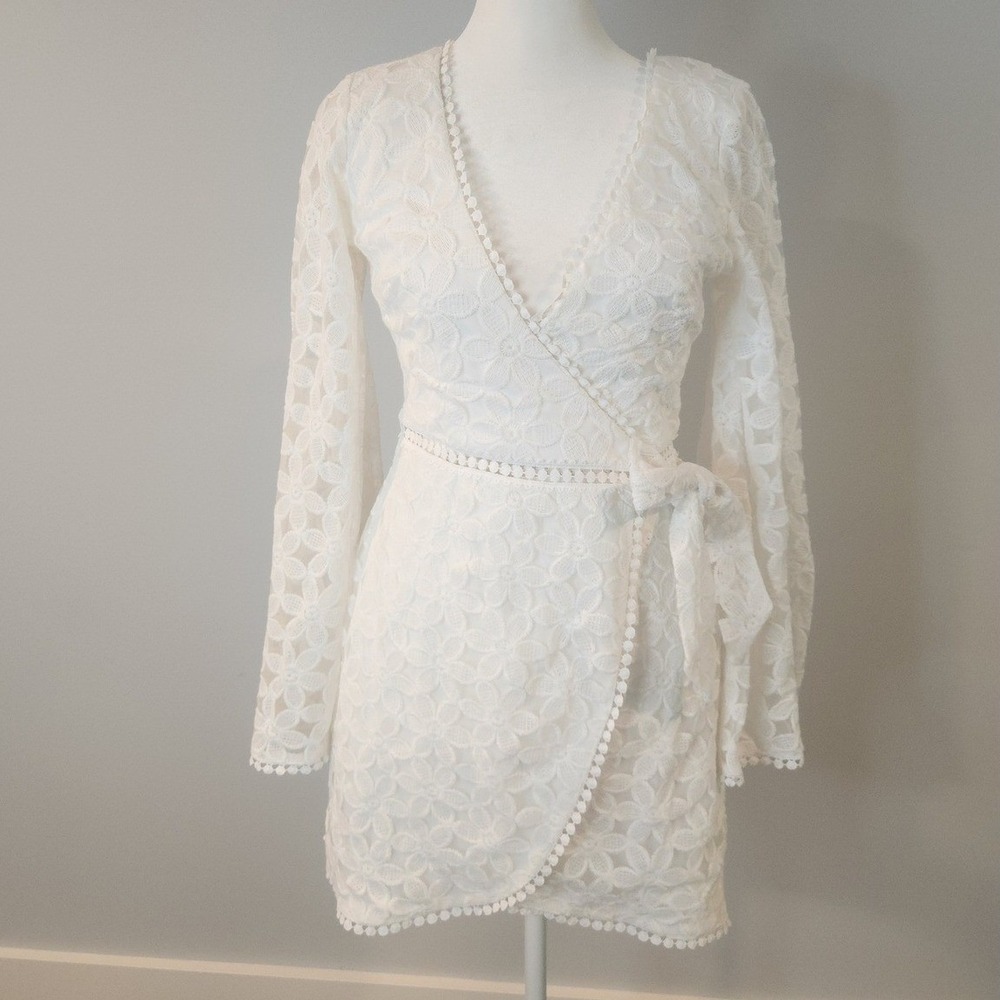 NWT Floral Lace Wrap‎ Dress Womens  White Bell Sleeve Pom Pom Trim Mini Small